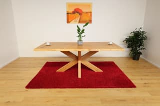 Massiver Esstisch aus Eiche 200 × 100 cm mit Baumkante
