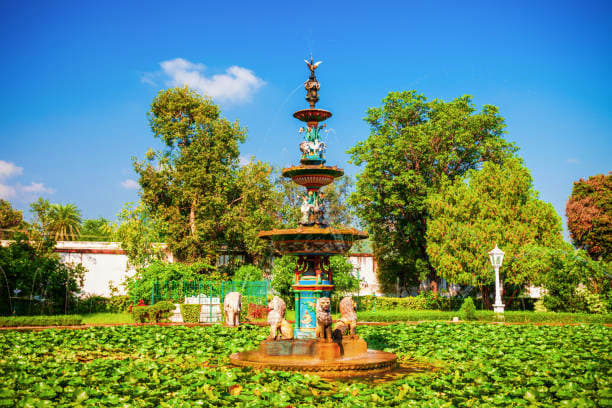 Visit Saheliyon ki Bari, Fateh Sagar Lake, Sajjangarh (Monsoon Palace), Shilpgram or Vintage Car Museum