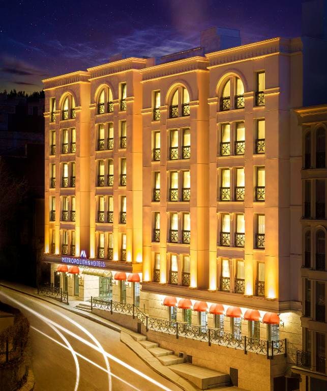 Metropolitan Hotel Taksim or similar