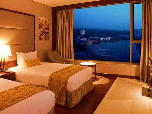 Crowne Plaza/similar