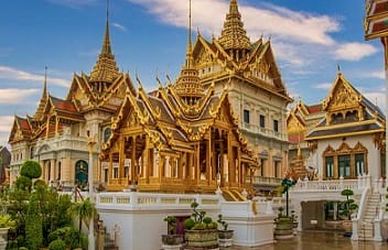 Pattaya Hotel - Bangkok City Tour 2 Temple + Gems Gallery - Bangkok Hotel Transfer on PVT
