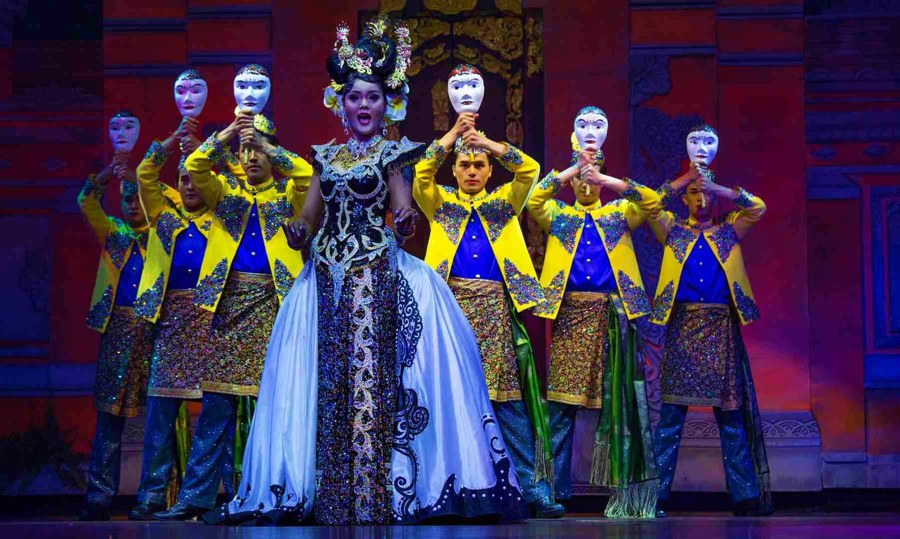 Transfer to Pattaya | Evening Alcazar Cabaret Show Transfer to Pattaya | Evening Alcazar Cabaret Show