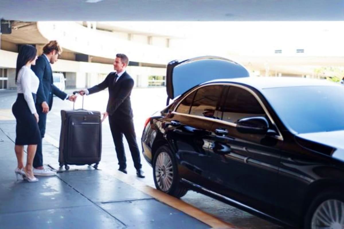 Abu Dhabi Airport Pick up airport-transfers-dubai