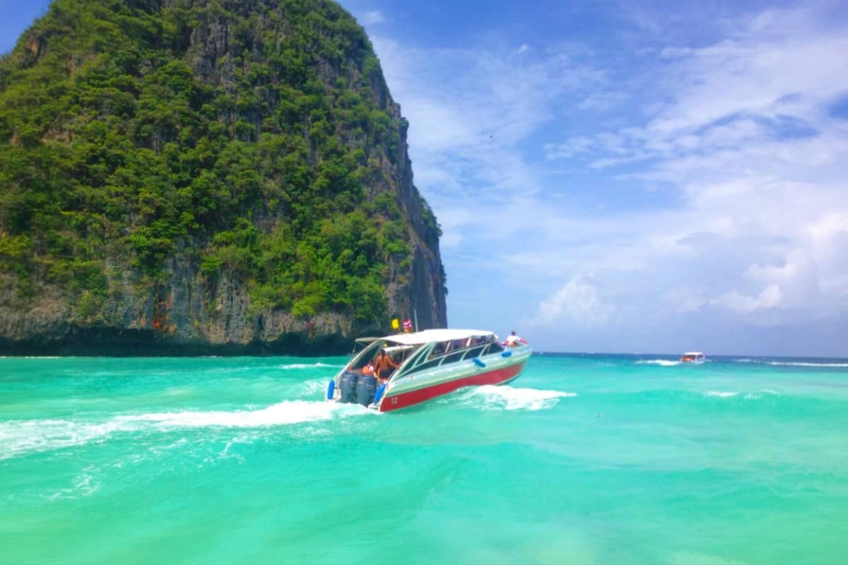 James bond island on speedboat