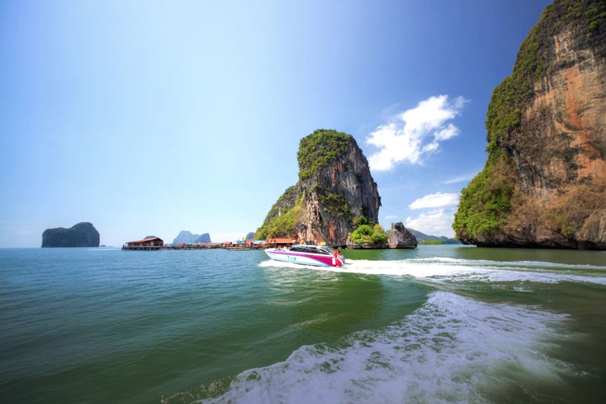 James bond island on speedboat