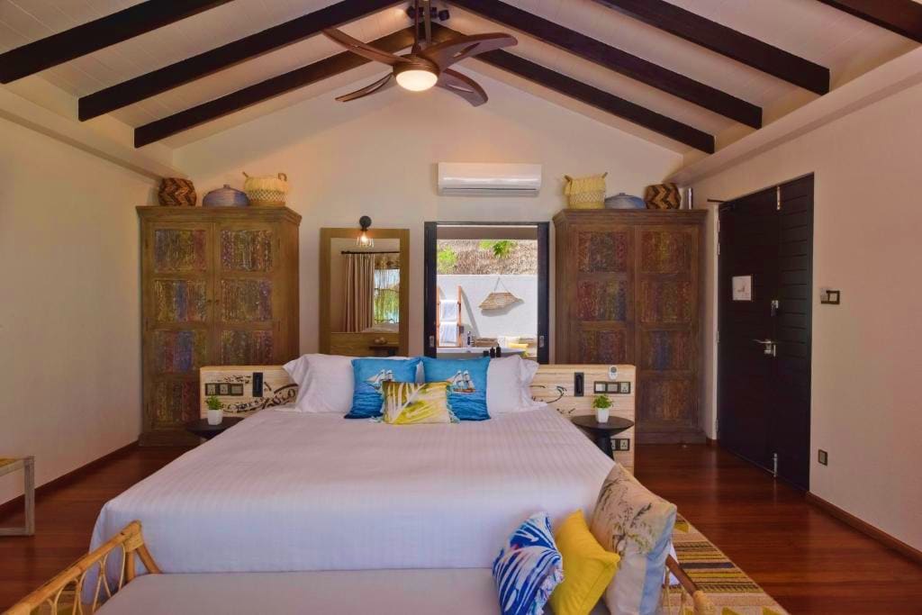 5* Grand Park Kodhipparu Maldives or Similar