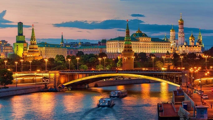 Moscow city tour & Transfer to St Petersburg
