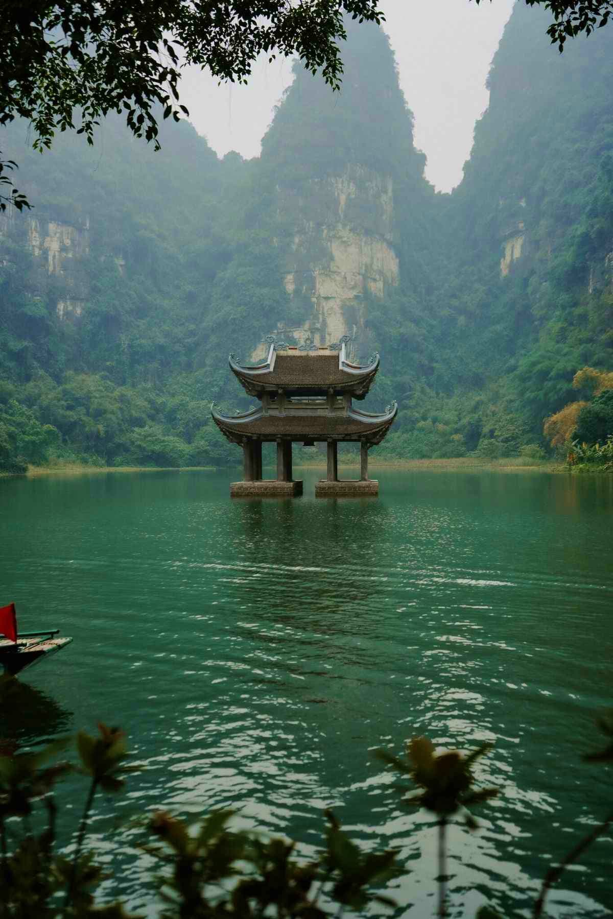 Full-Day Trip to Ninh Binh (Hoa Lu - Trang An - Mua Cave)