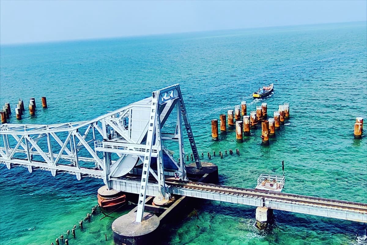 Temple and Coastline Highlights Madurai to Trivandrum DhanushKodi