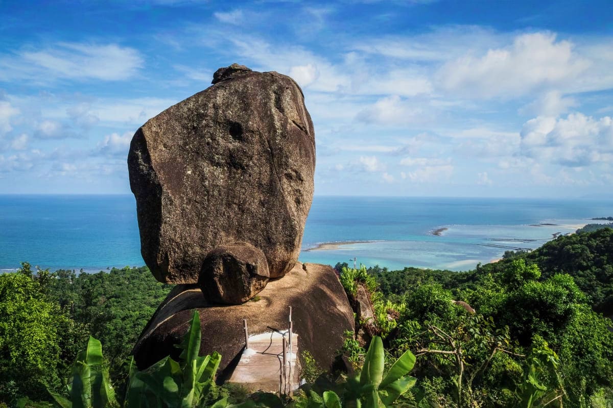 Overlap stone Koh samui