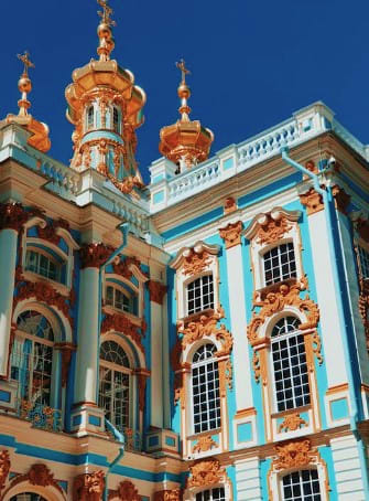 Pushkin with guide and driver (included tickets)