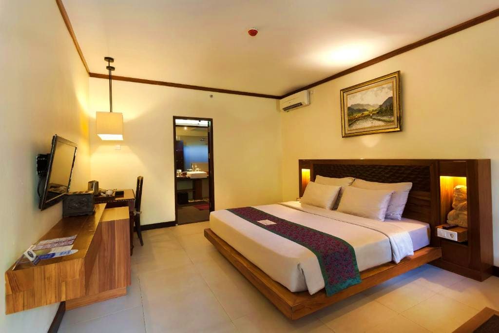Gili Hotel ;- Aston Sunset Beach Reasort ( Deluxe Room) Or Similar