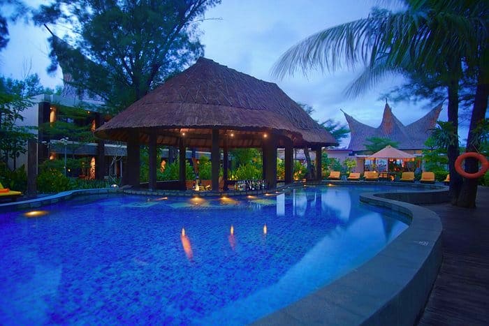 Gili Hotel ;- Aston Sunset Beach Reasort ( Deluxe Room) Or Similar