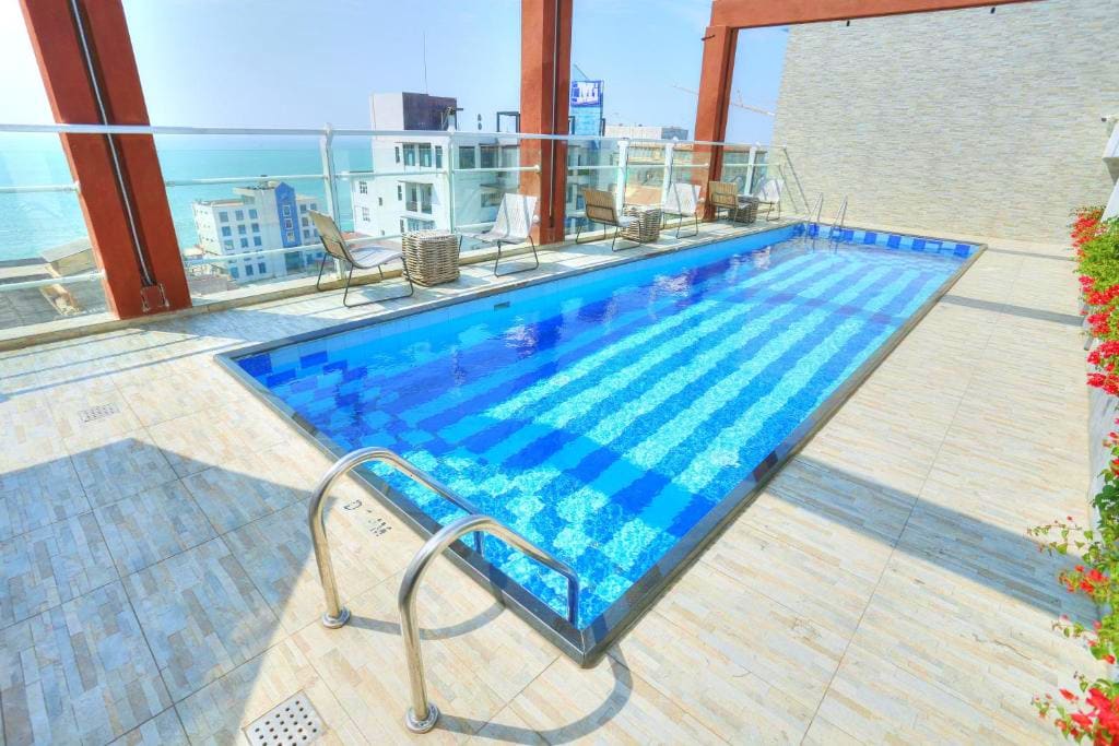 4* Morven Hotel Colombo or Similar