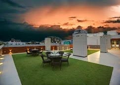 Hotel East park in /  Similar