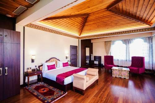 Gangtok - Denzong Regency (Heritage Dlx) / Norbughang Retreat Pangthang / Similar