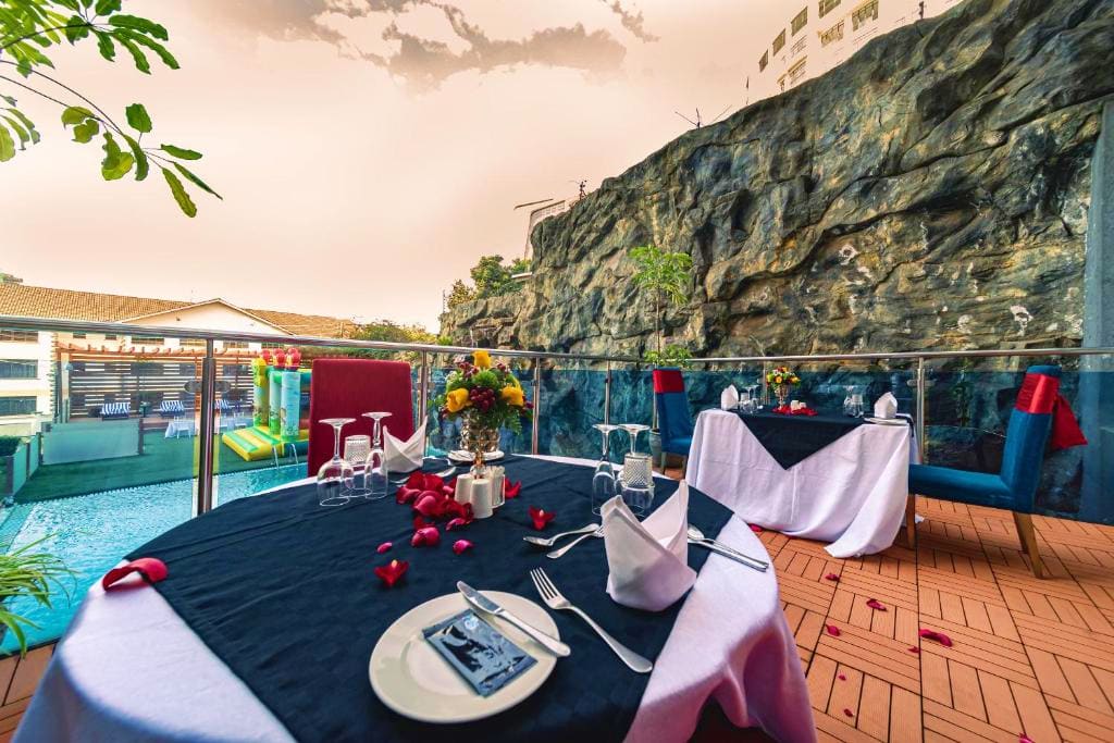 Pride Inn Azure/Panari Hotel