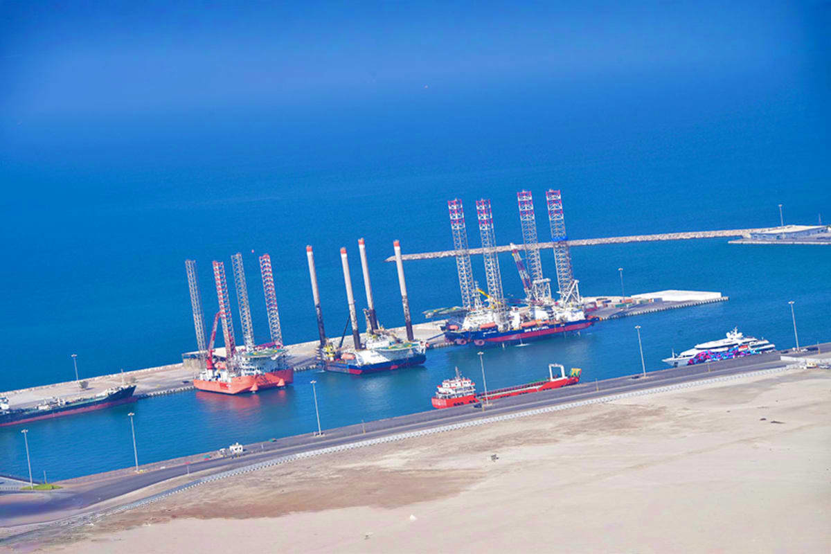 Helicopter Ride in Abu Dhabi Heli-C