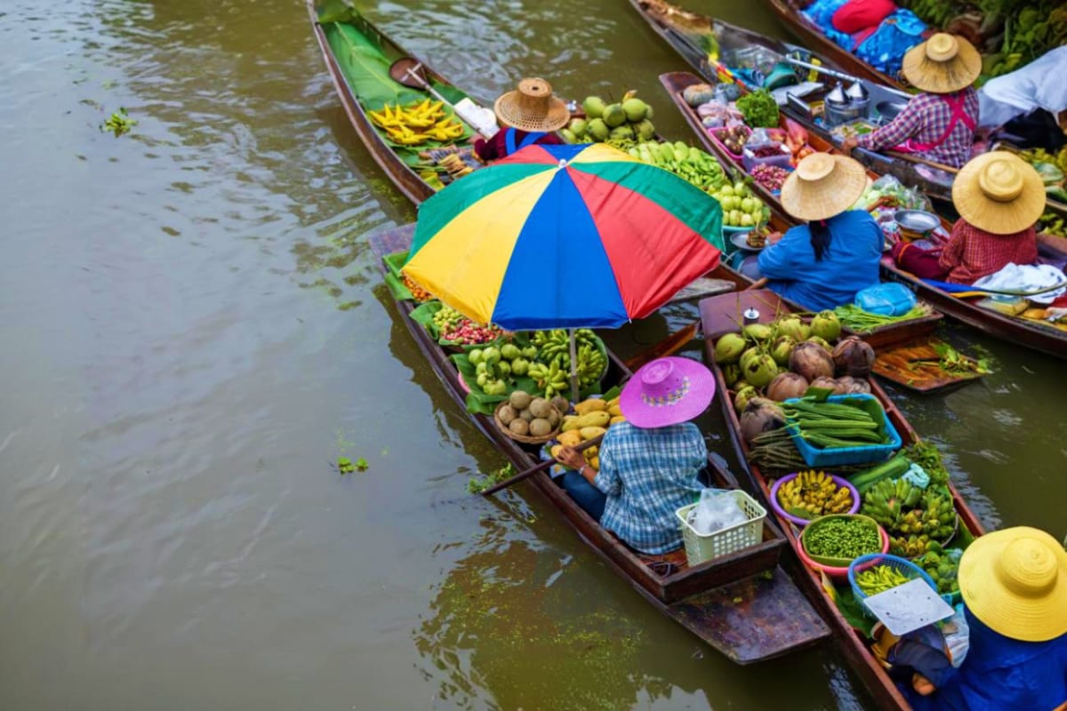 Floating market
