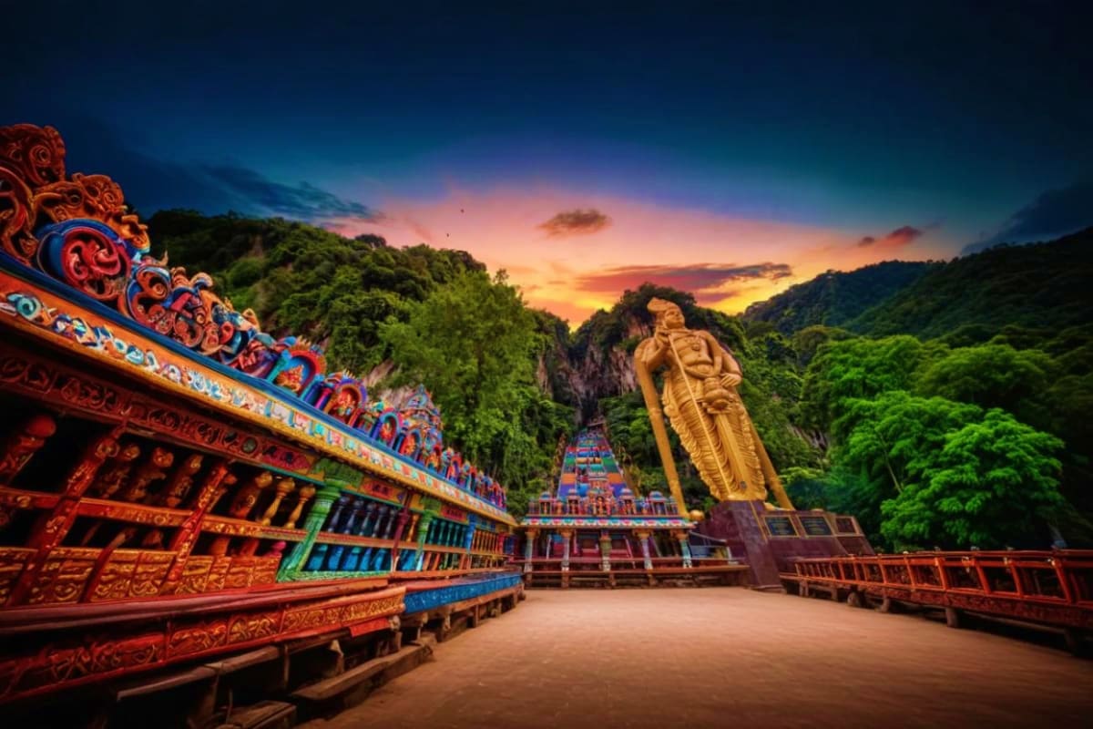 Batu Caves Cultural Tour with Ramayana Caves Visit