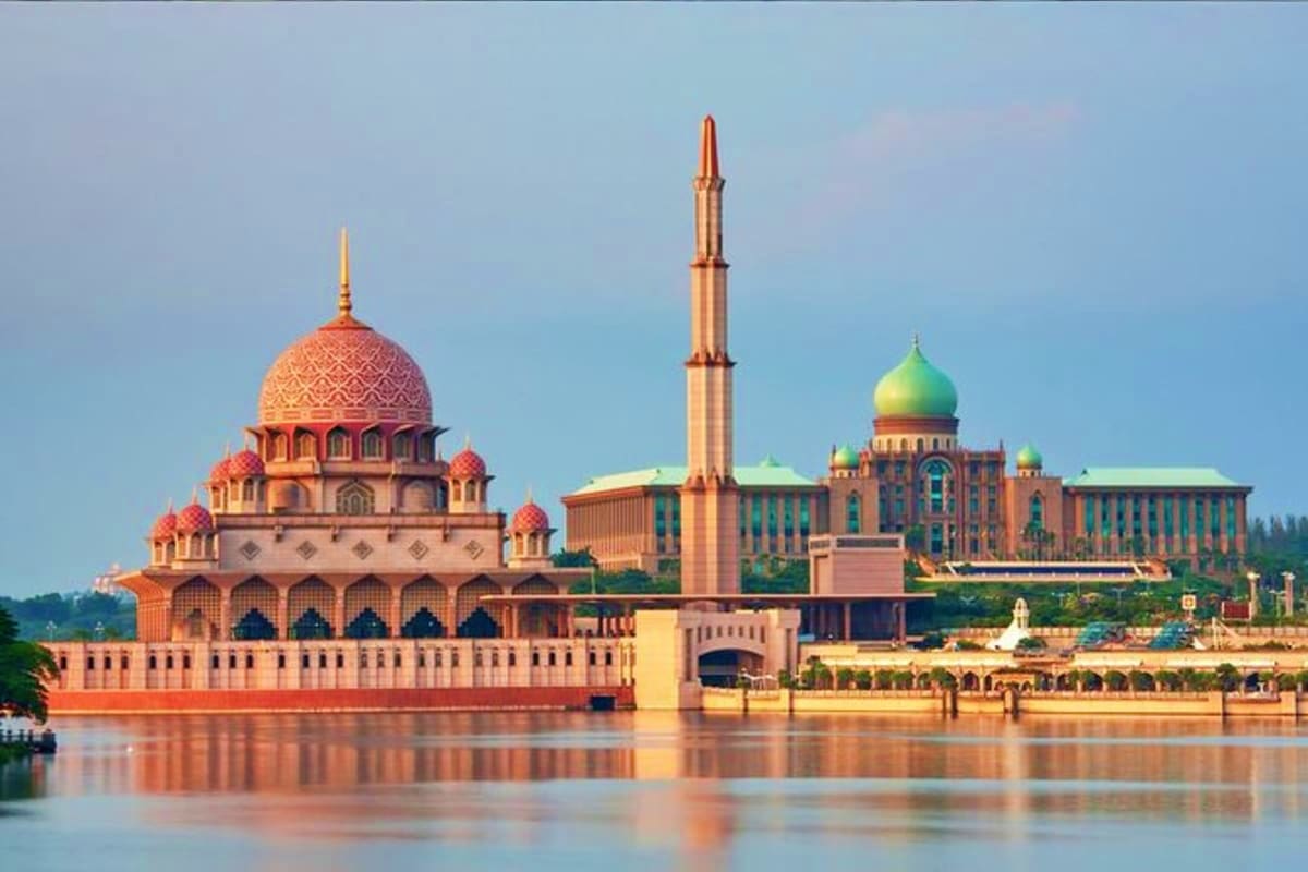Putrajaya, KL City, Batu Caves & Fireflies Combo trip