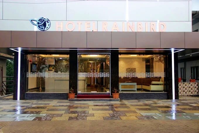 HOTEL RAIN BIRD OR SIMILAR