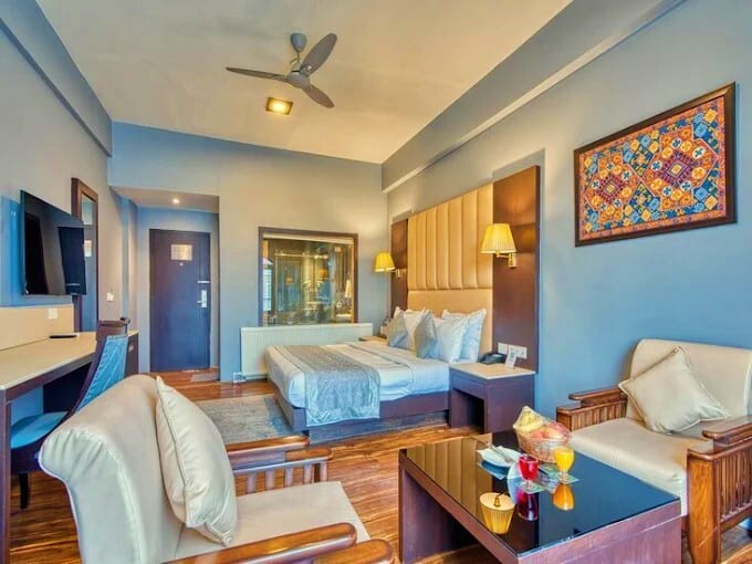 Hotel Palm Spring / Central Park or similar