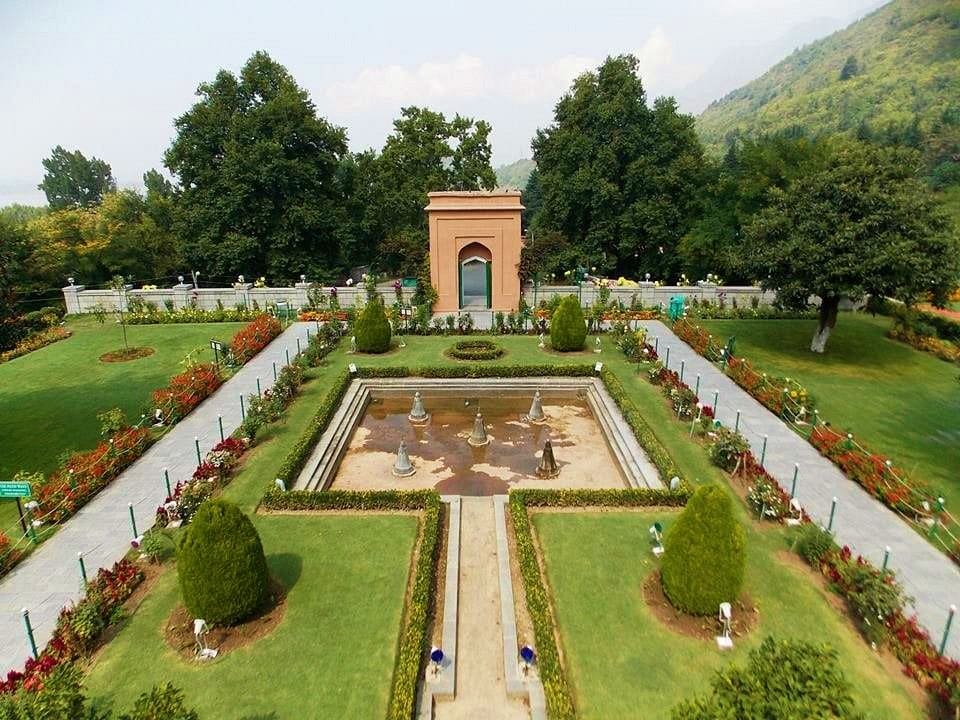 Arrival in Srinagar – Mughal Gardens 