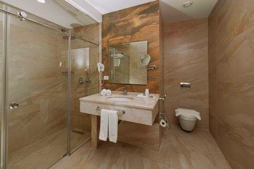 4* City Park Hotel Baku or Similar