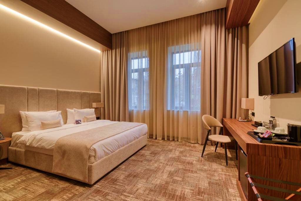 4* Hayasa Hotel Yerevan or Similar