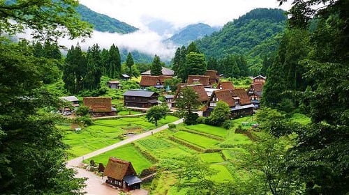 KANAZAWA - AINOKURA - SHIRAKAWA - HIDA VILLAGE - TAKAYAMA