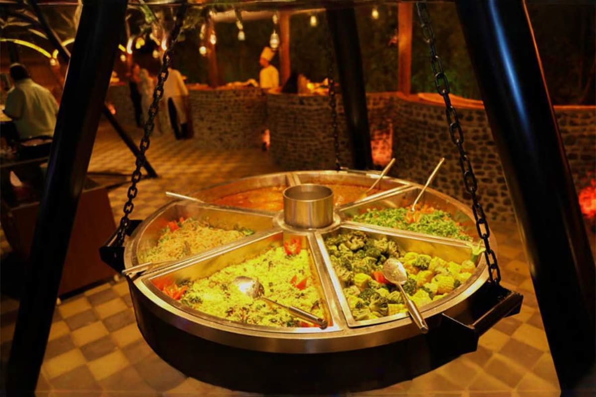 live-food-at-premium-safari.