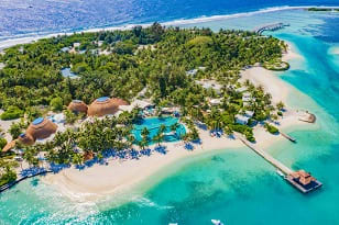 4* Holiday Inn Resort Kandooma Or Similar