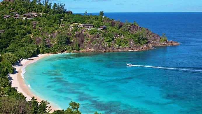 Mahe: Full day island tour with lunch at a local restaurant