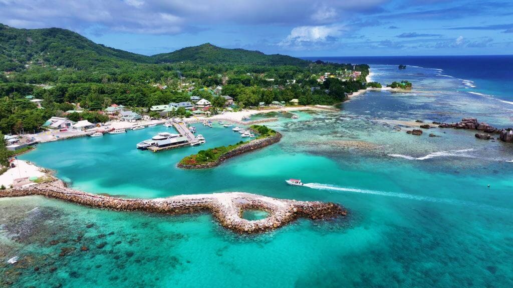 Full day glass bottom boat with lunch