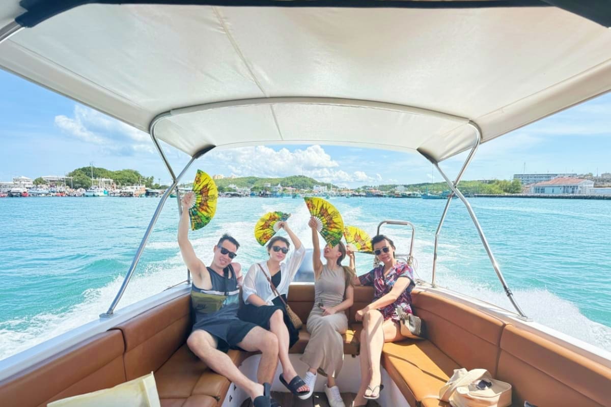 3 Island tour with speedboat