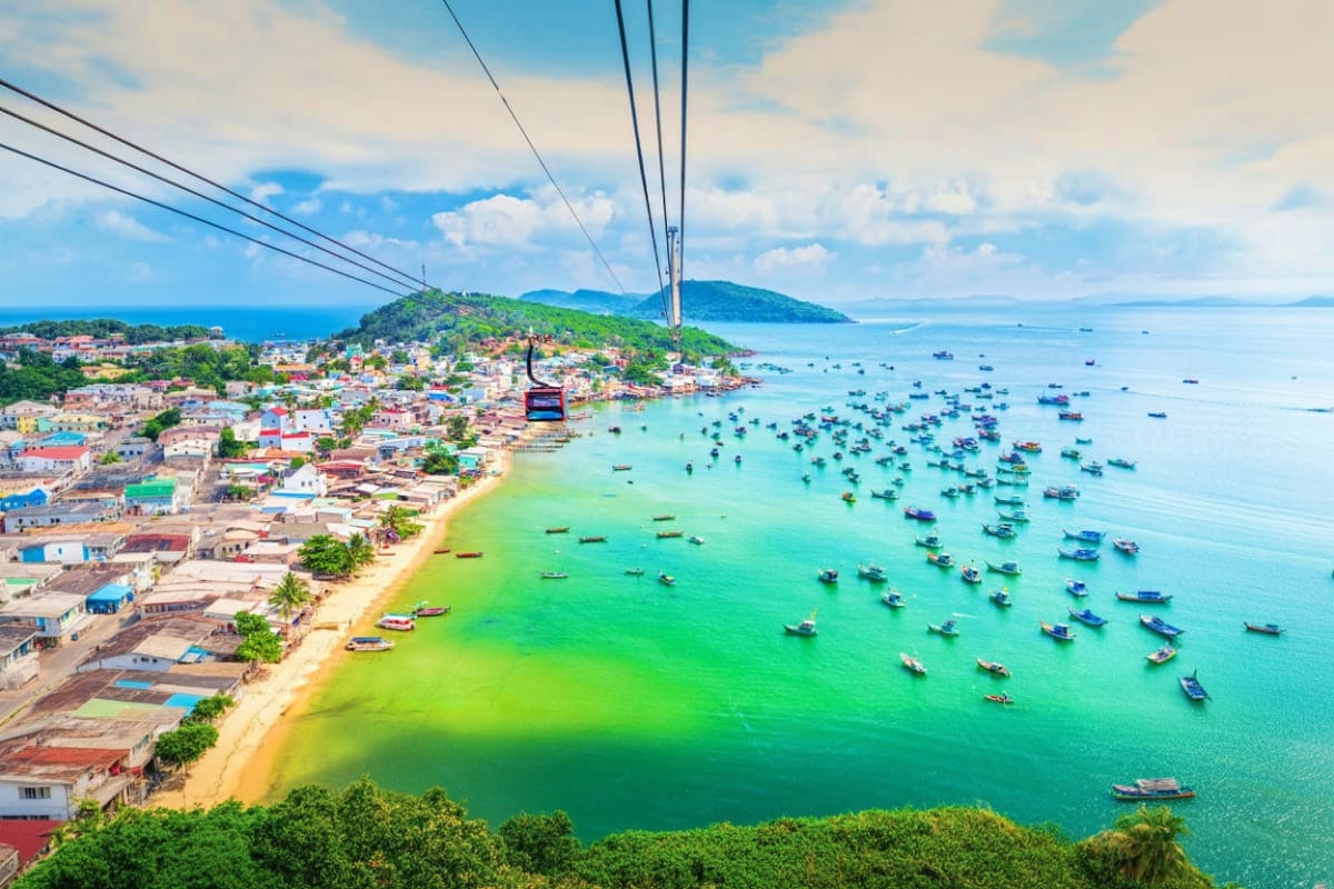 Sun World Hon Thom entrance with roundtrip cable car