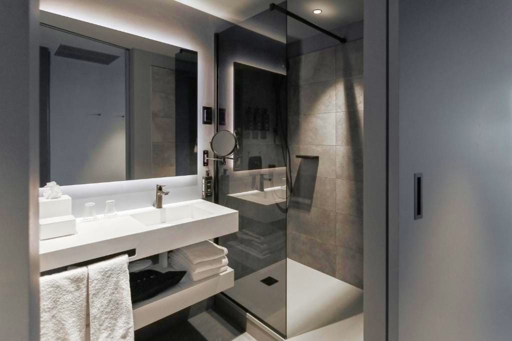 4* Zonar Zagreb by Maistra City Vibes or Similar