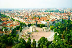ZURICH – BELLINZONA – COMO – MILAN ZURICH – BELLINZONA – COMO – MILAN