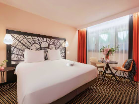 4* MERCURE PARIS PORTE DE VERSAILLES EXPO OR SIMILAR