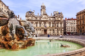 PARIS – BURGUNDY – BEAUNE – LYON PARIS – BURGUNDY – BEAUNE – LYON