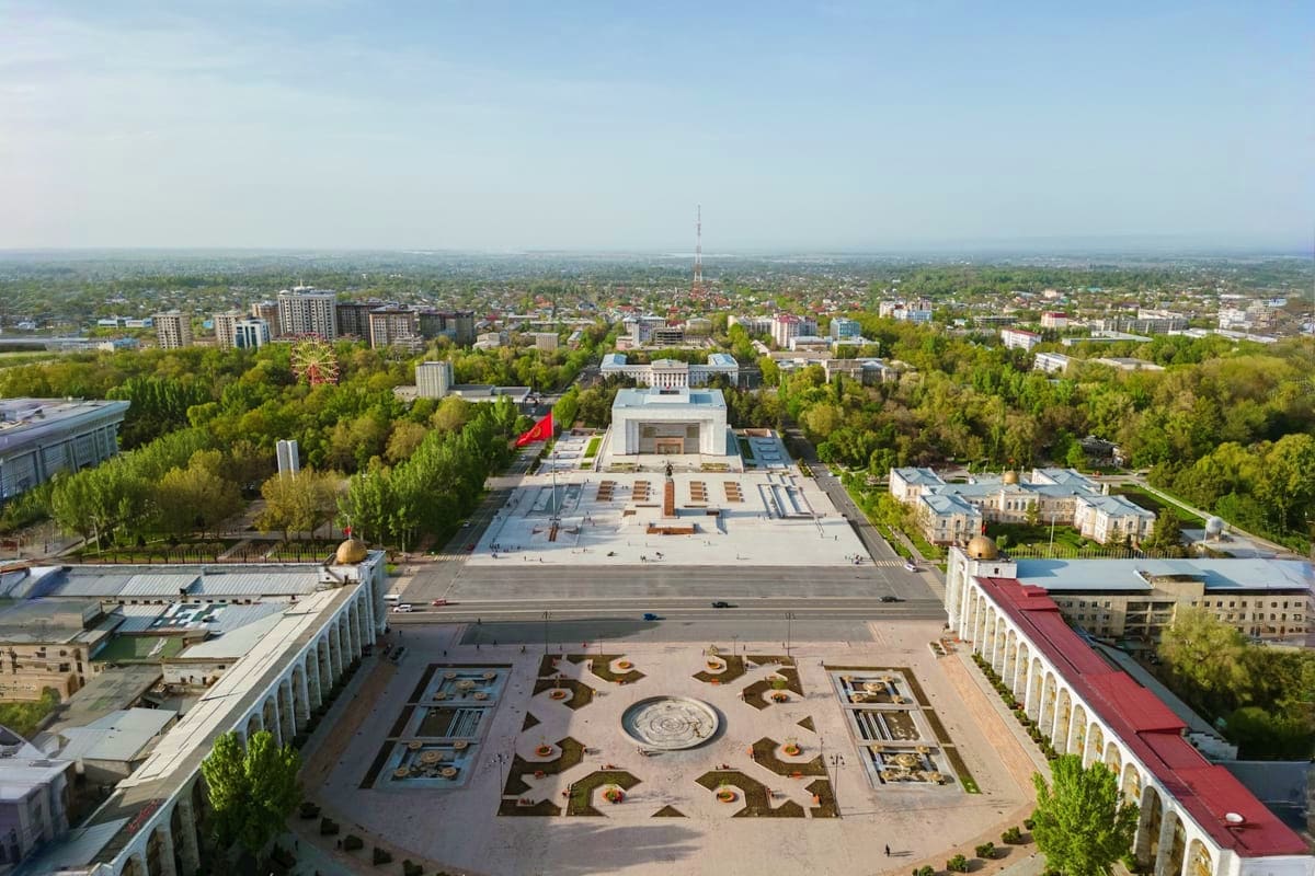 Kyrgyzstan Highlights alatoo-square-bishkek