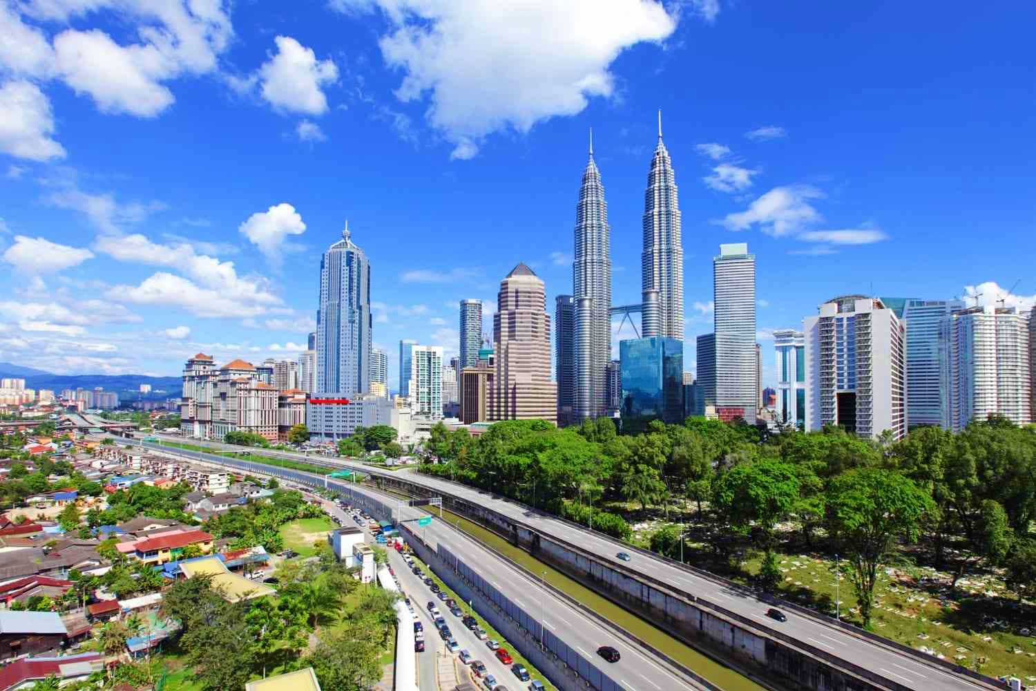 Kuala Lumpur City Tour – KL Tower & Petronas Twin Towers