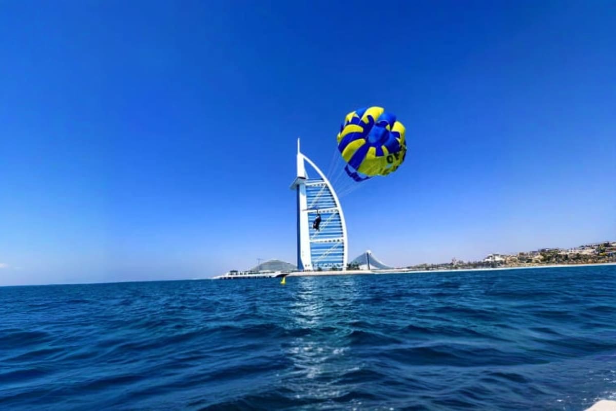 Dubai Parasailing parasilling