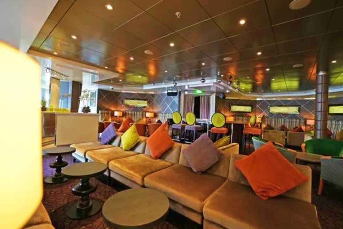 Martini_Bar_and_Lounge