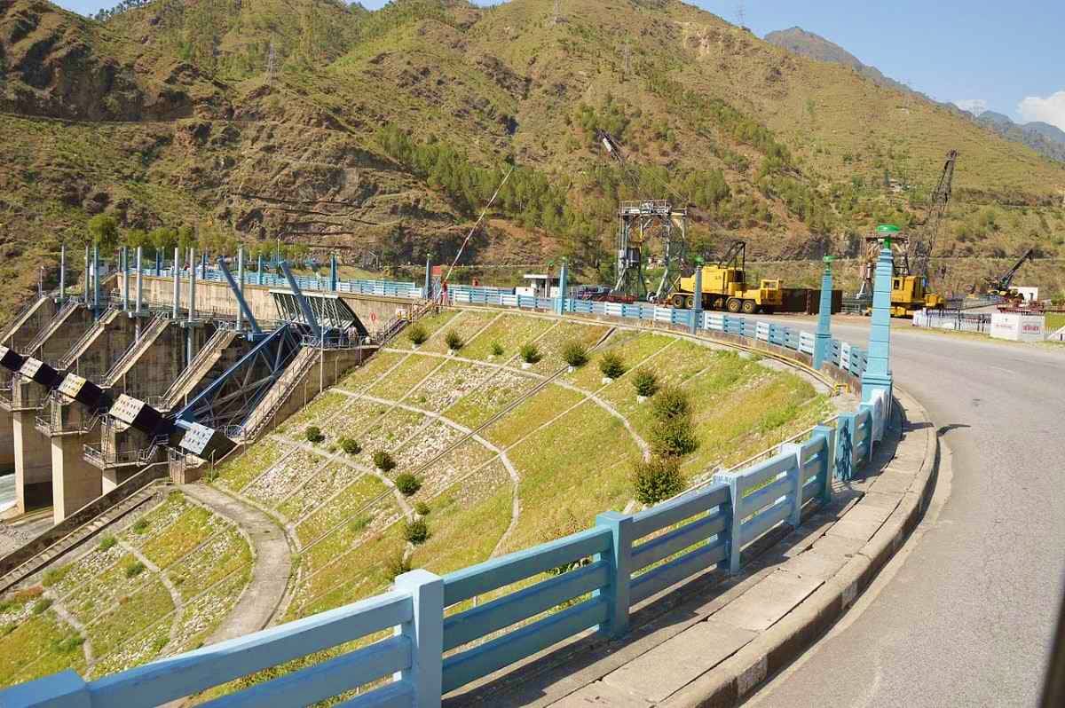 Chandigarh to Manali via Pandoh Dam with Scenic Himalayan Journey Chandigarh to Manali via Pandoh Dam with Scenic Himalayan Journey