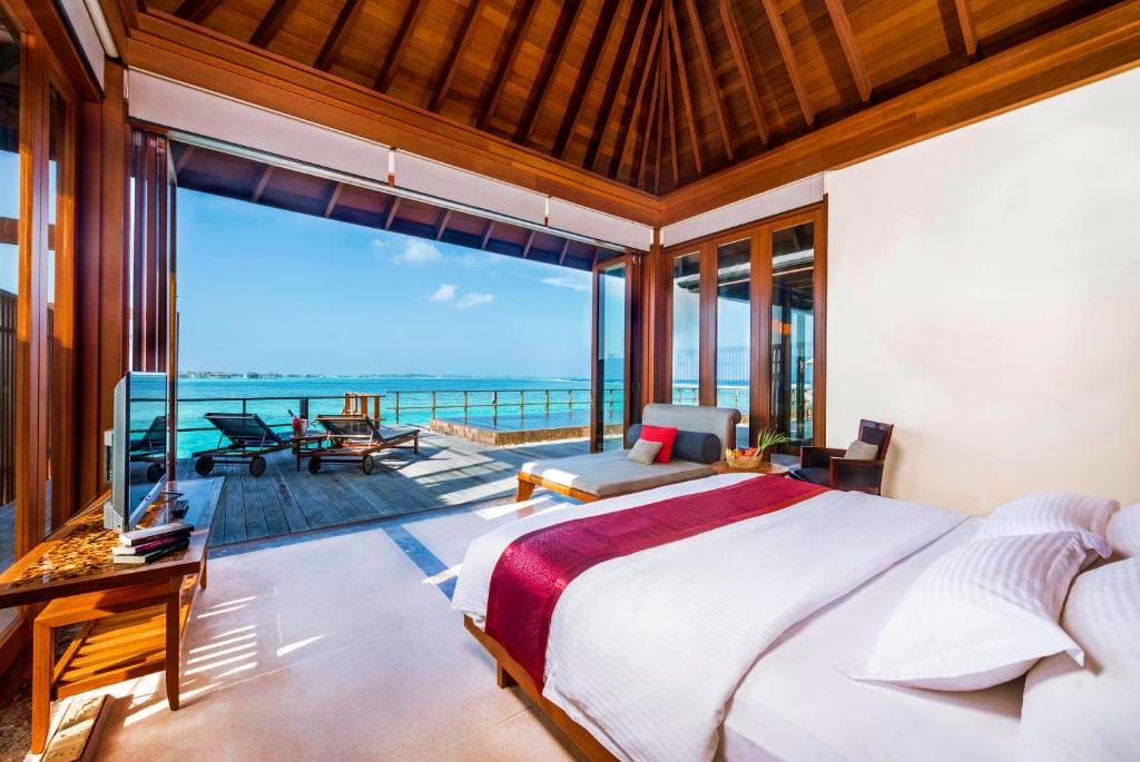 5* Villa Nautica Paradise Island Resort