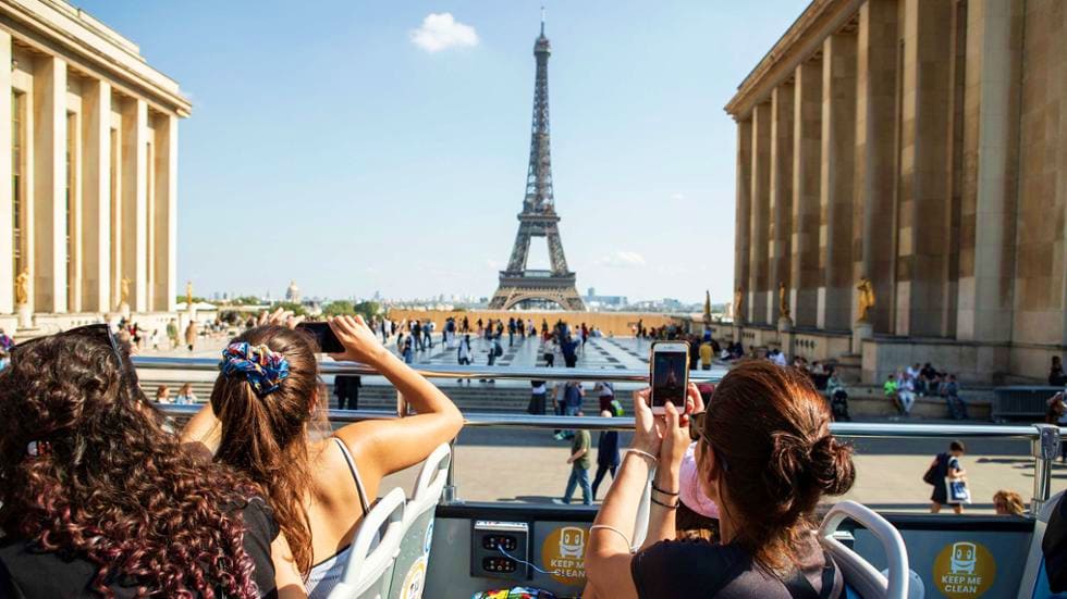 Paris Hop on Hop of Bus Tour with Seine River Cruise and Eiffel Tower Ticket (2nd floor)