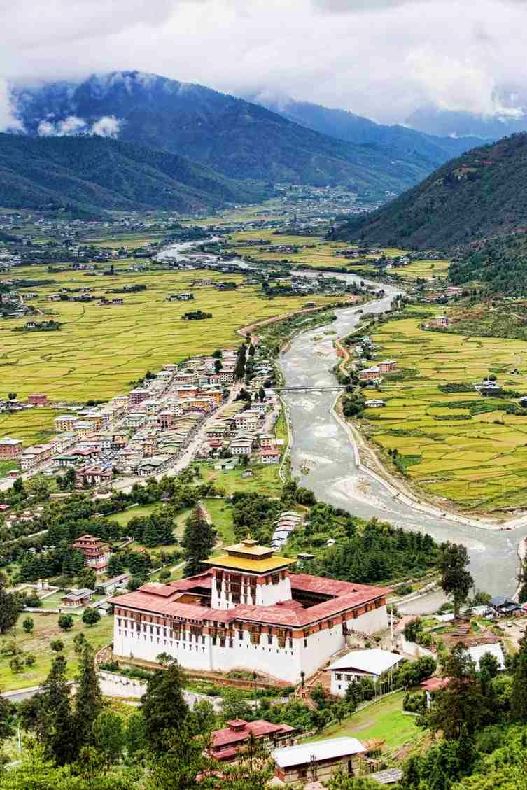 Arrival in Paro & Transfer to Thimphu