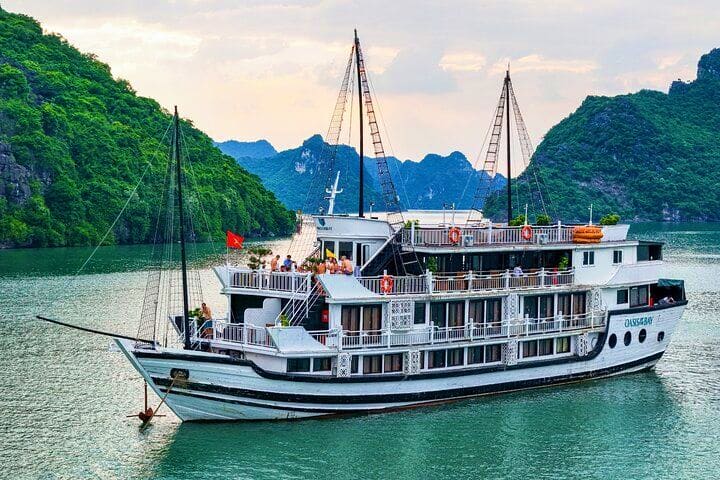 Halong Bay Overnight Cruise Halong Bay Overnight Cruise